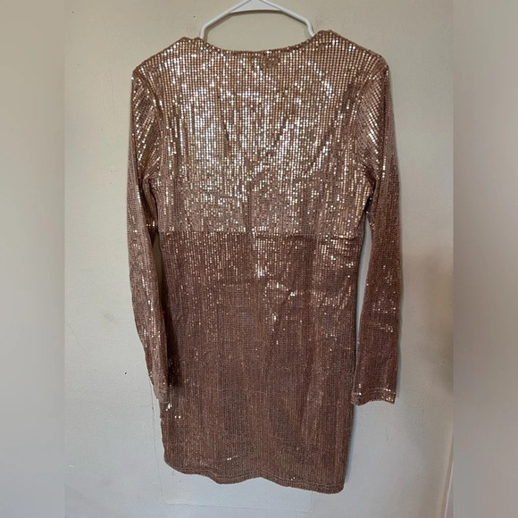 Blush Pink Sequin Sparkly Long Sleeve V-Neck Cocktail Dress NWT Size Medium - Picture 3 of 7